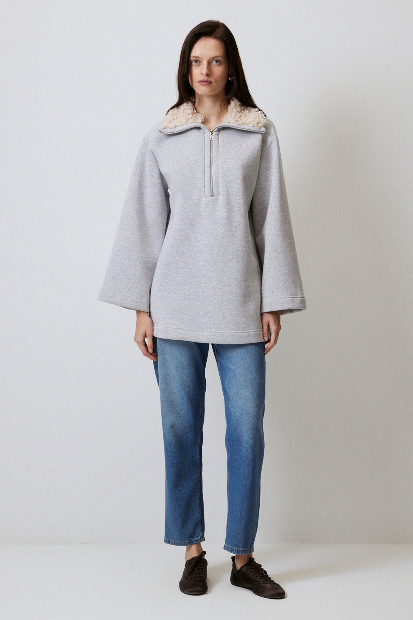 YAKASI KÜRKLÜ SWEATSHIRT