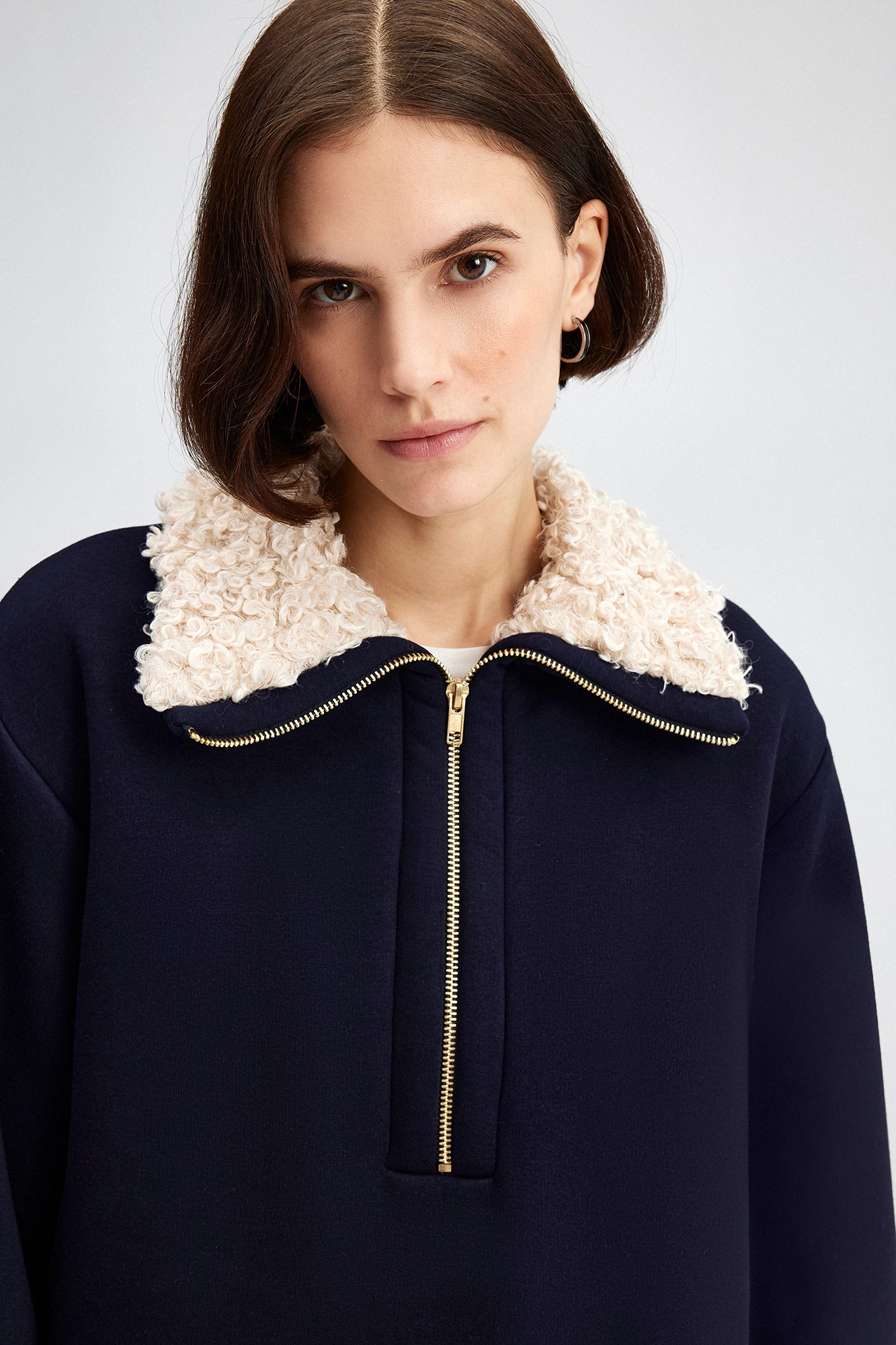 YAKASI KÜRKLÜ SWEATSHIRT