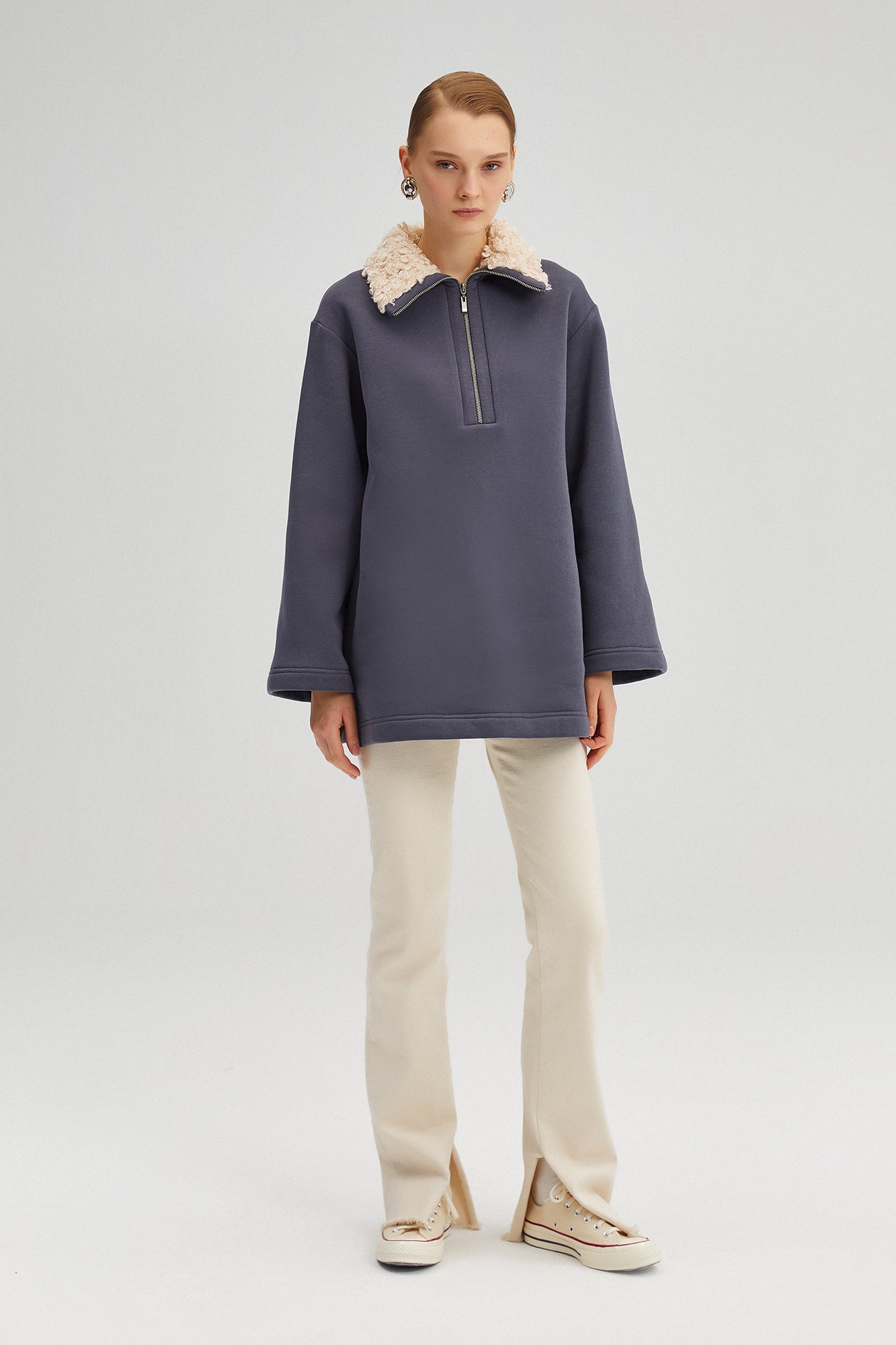 YAKASI KÜRKLÜ SWEATSHIRT
