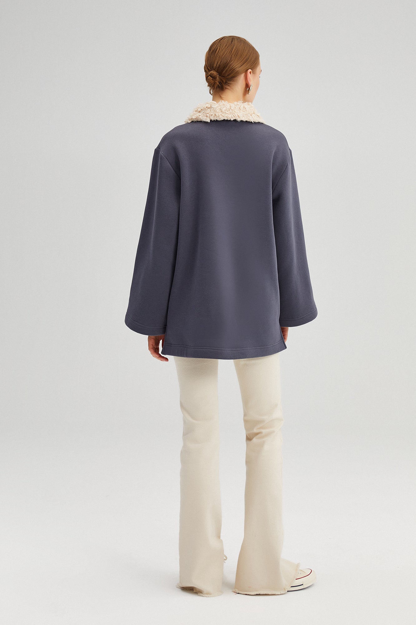 YAKASI KÜRKLÜ SWEATSHIRT