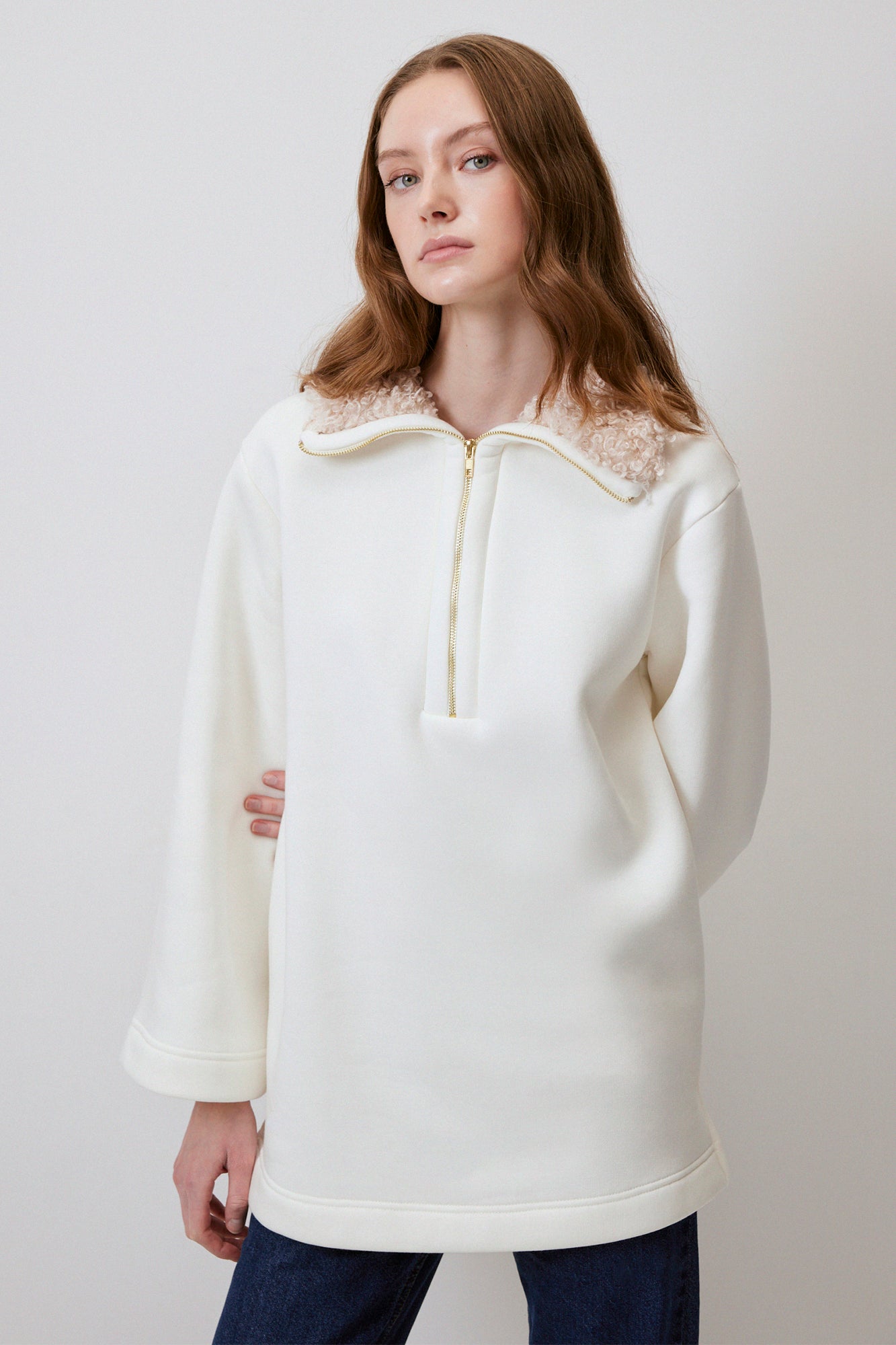 YAKASI KÜRKLÜ SWEATSHIRT