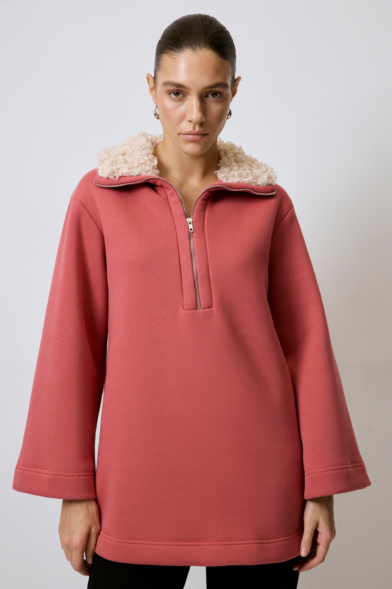 YAKASI KÜRKLÜ SWEATSHIRT