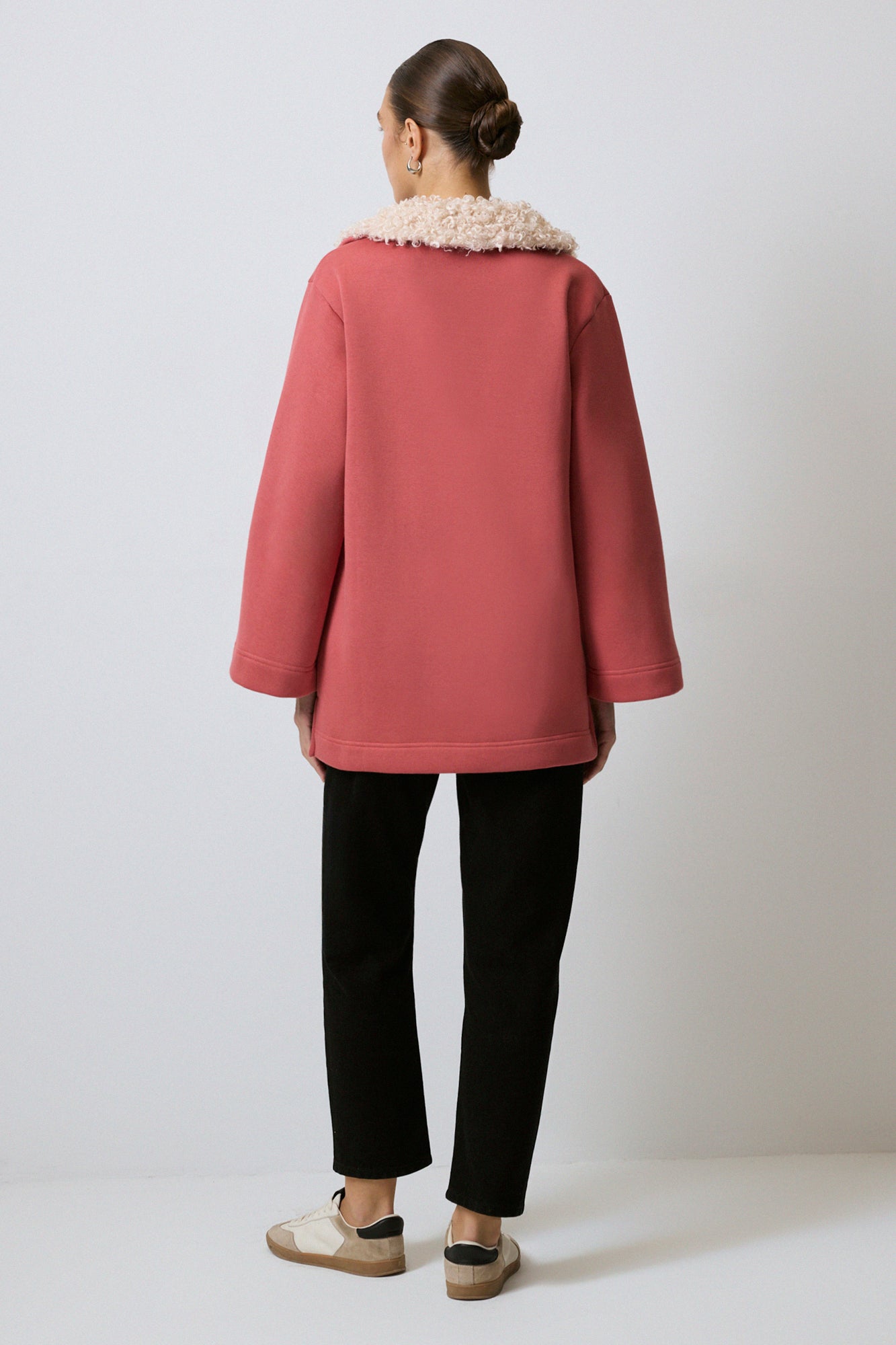 YAKASI KÜRKLÜ SWEATSHIRT