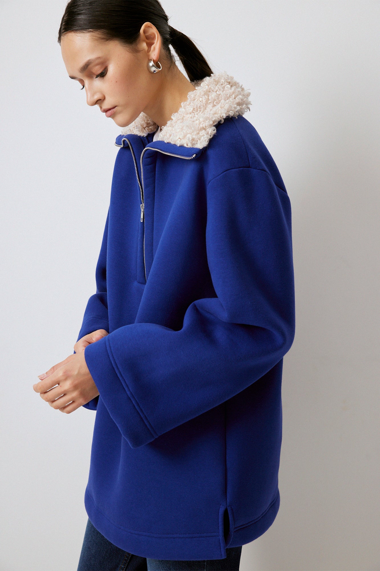 YAKASI KÜRKLÜ SWEATSHIRT