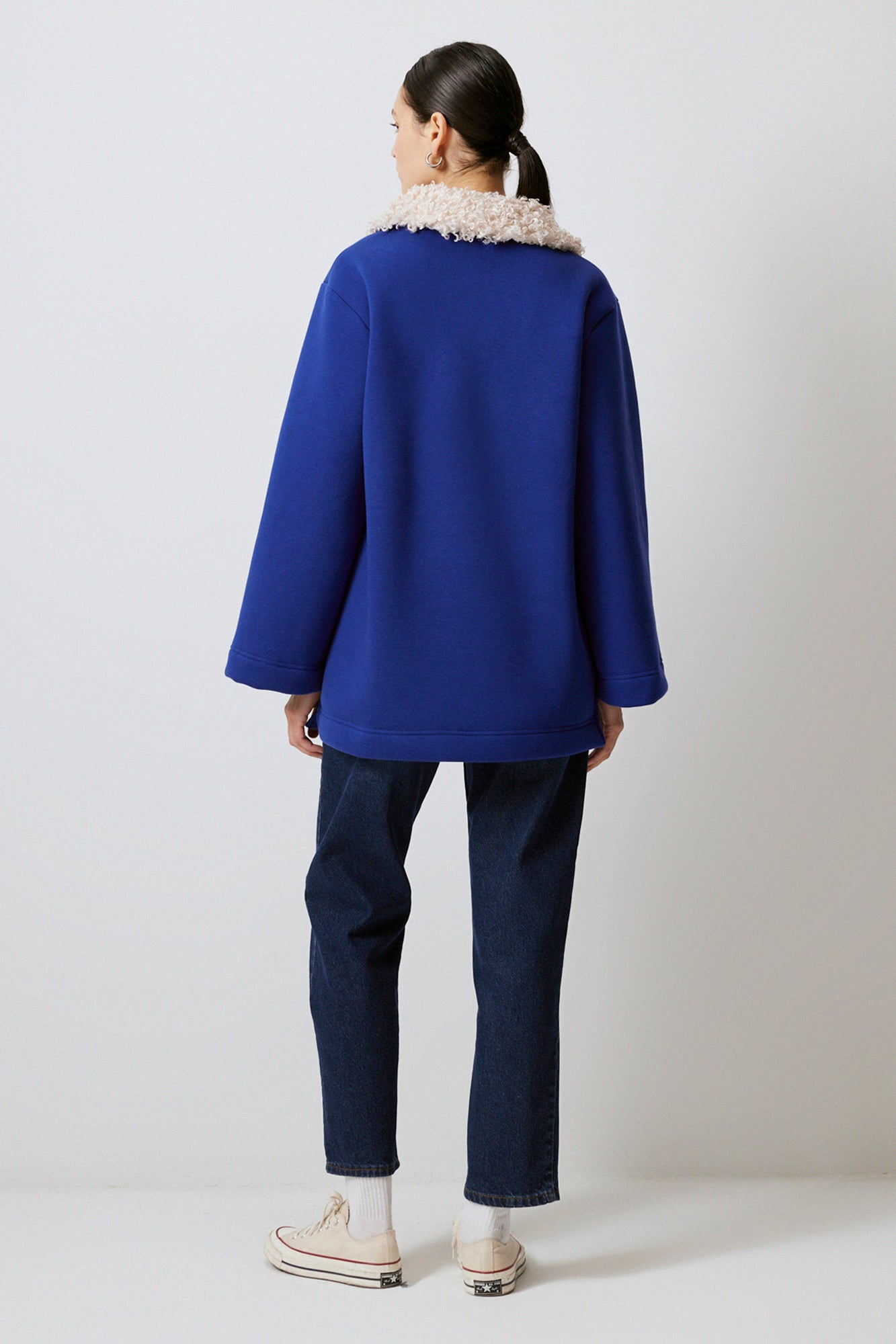 YAKASI KÜRKLÜ SWEATSHIRT