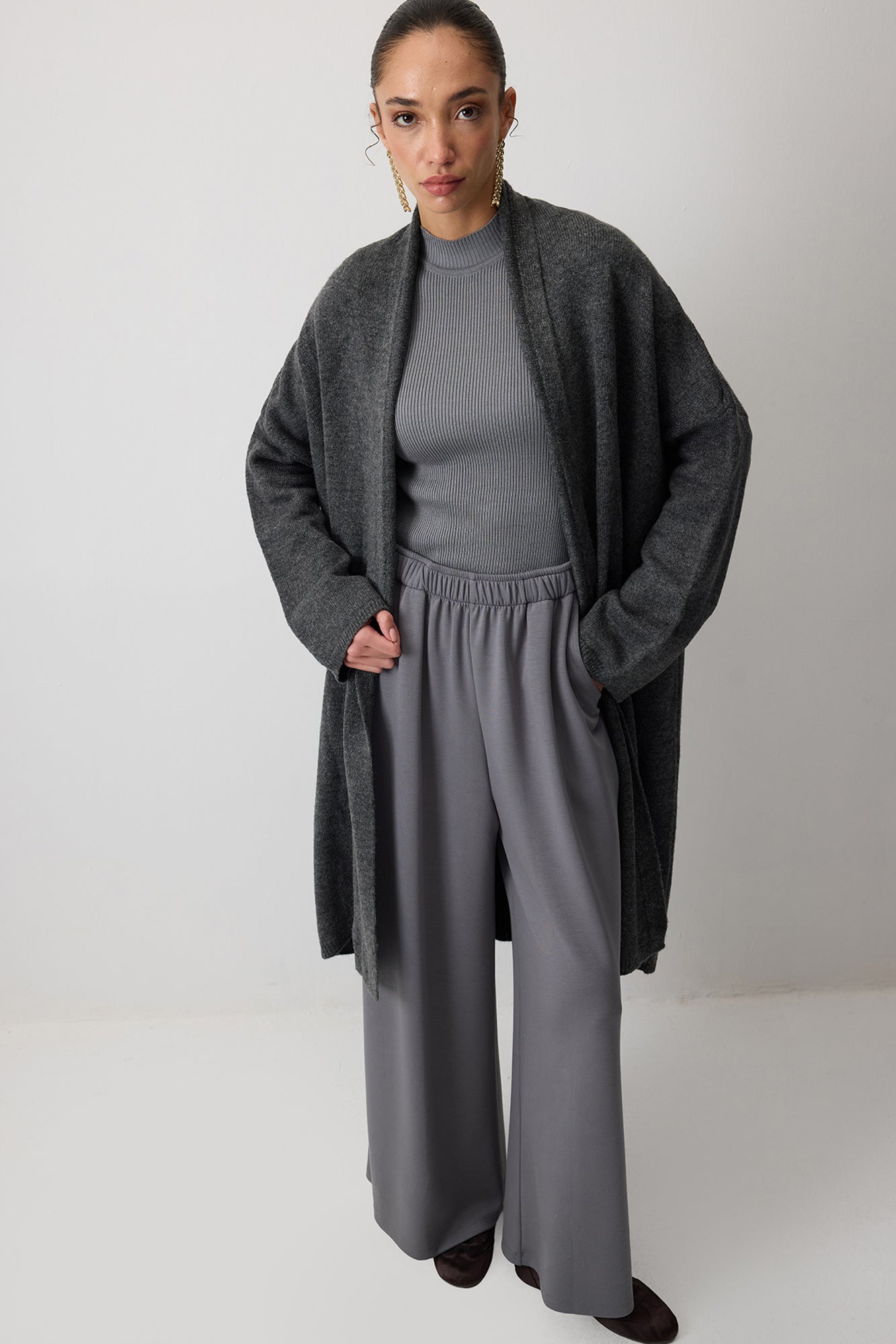 CEPLİ OVERSIZE TRİKO HIRKA