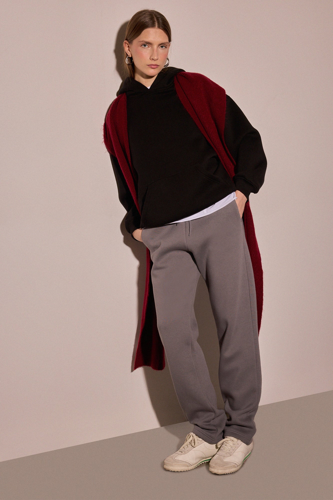 KAPÜŞONLU SWEATSHIRT