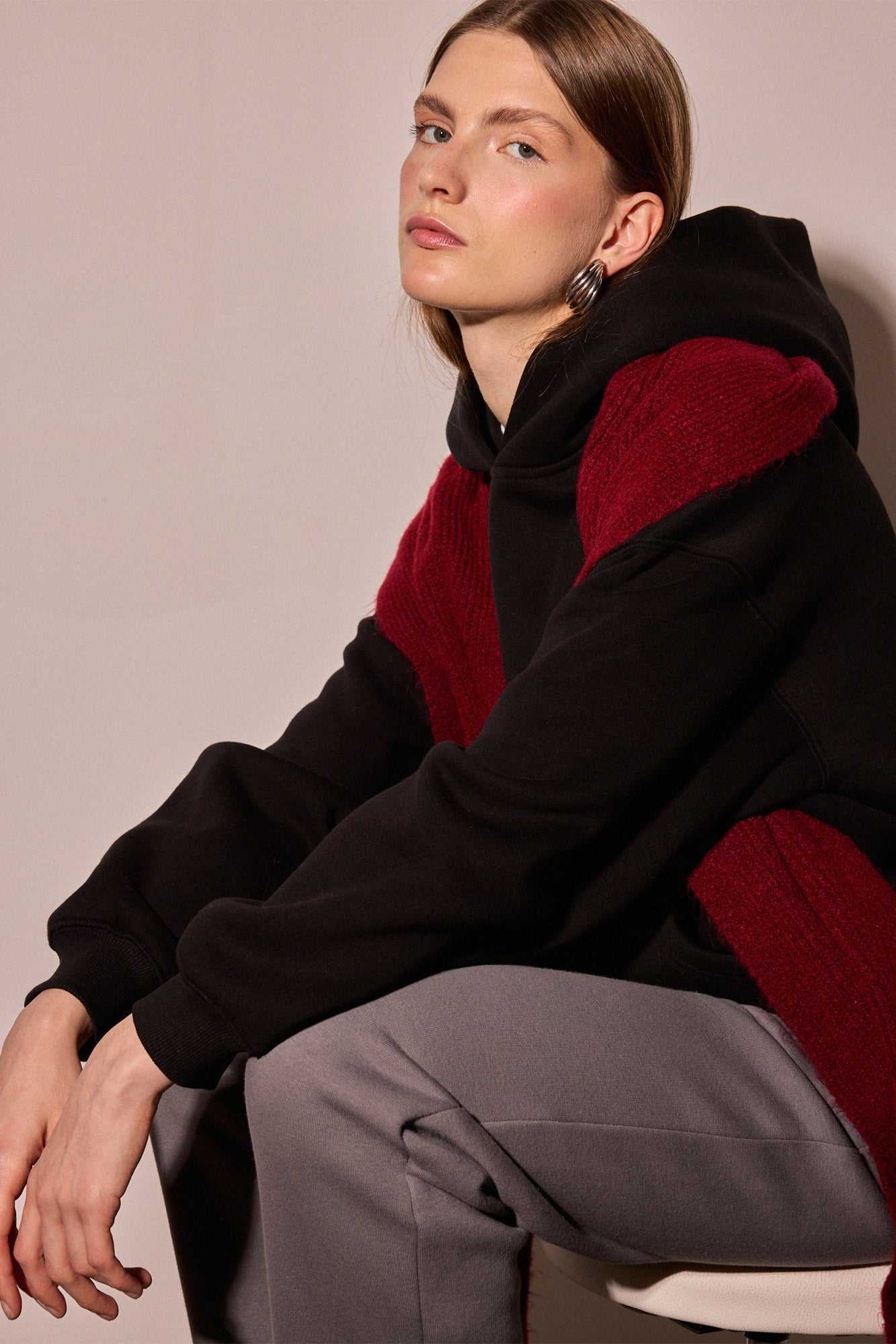 KAPÜŞONLU SWEATSHIRT