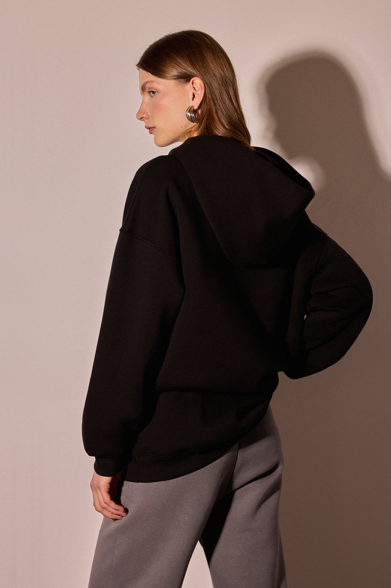 KAPÜŞONLU SWEATSHIRT