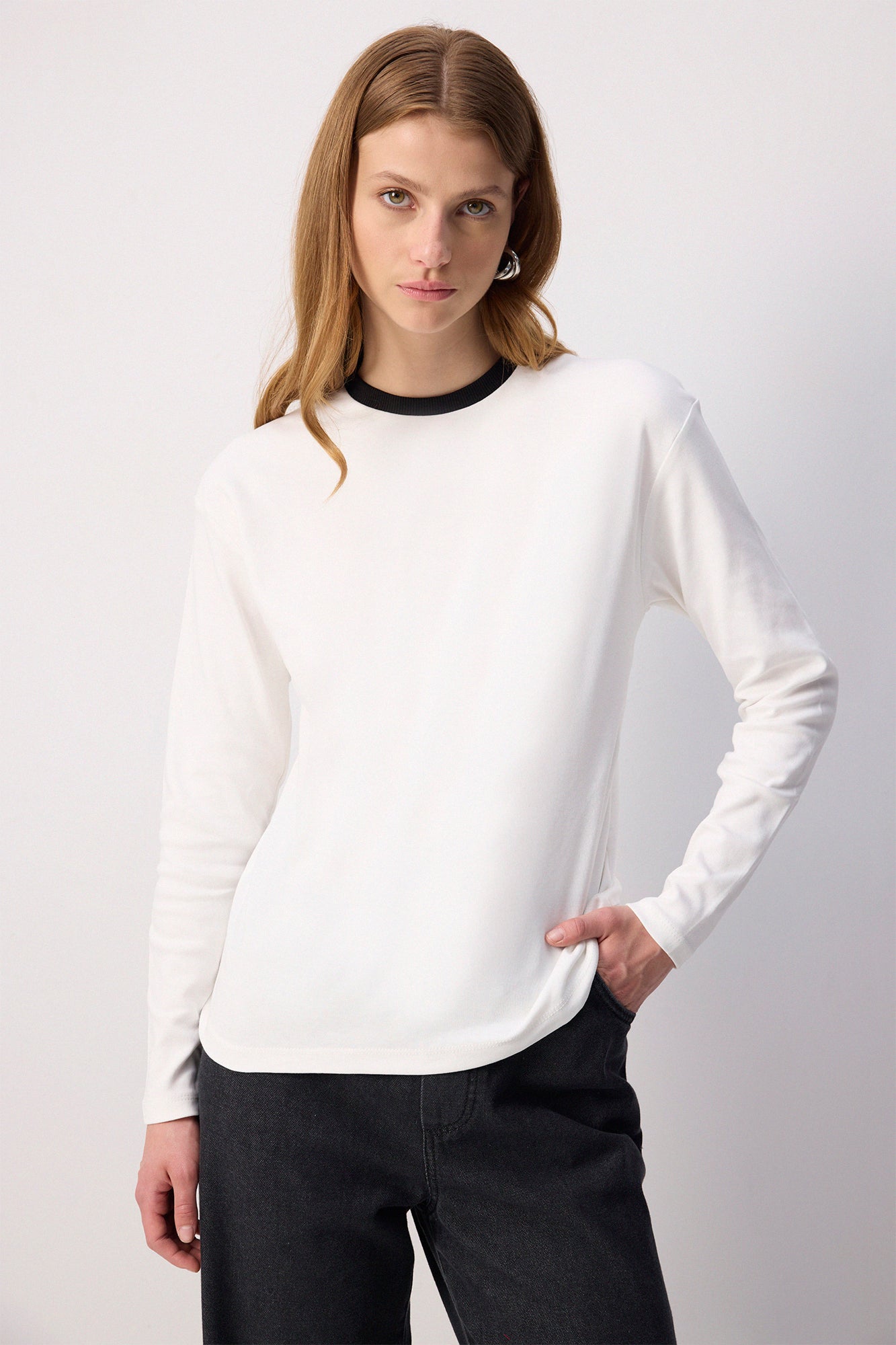 %100 PAMUKLU RİBANA YAKA T-SHIRT