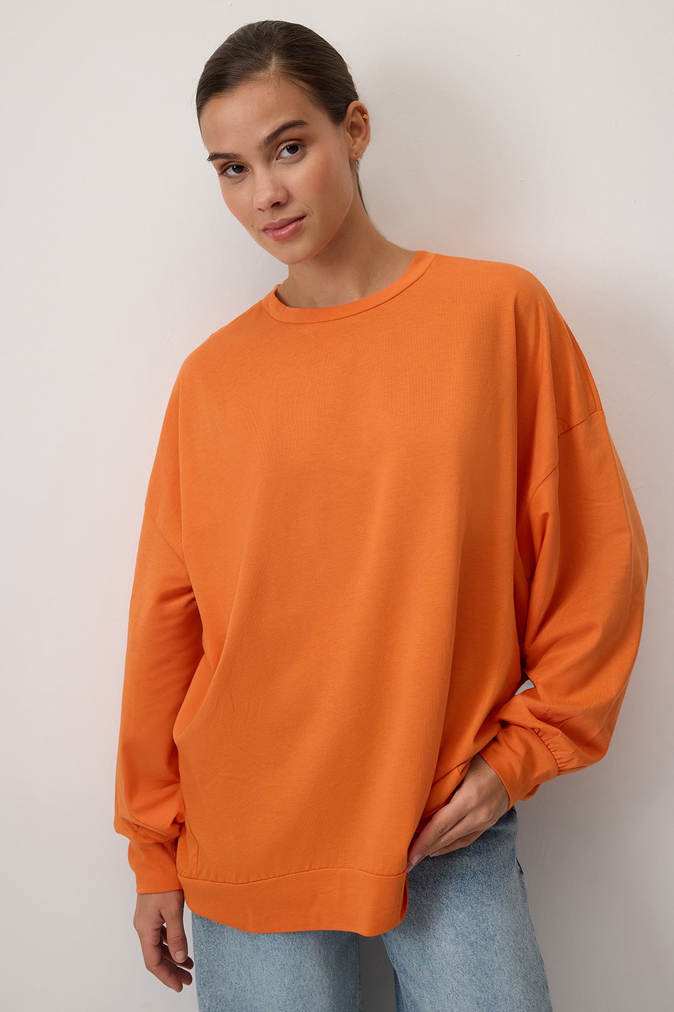 UZUN KOLLU BASIC T-SHIRT