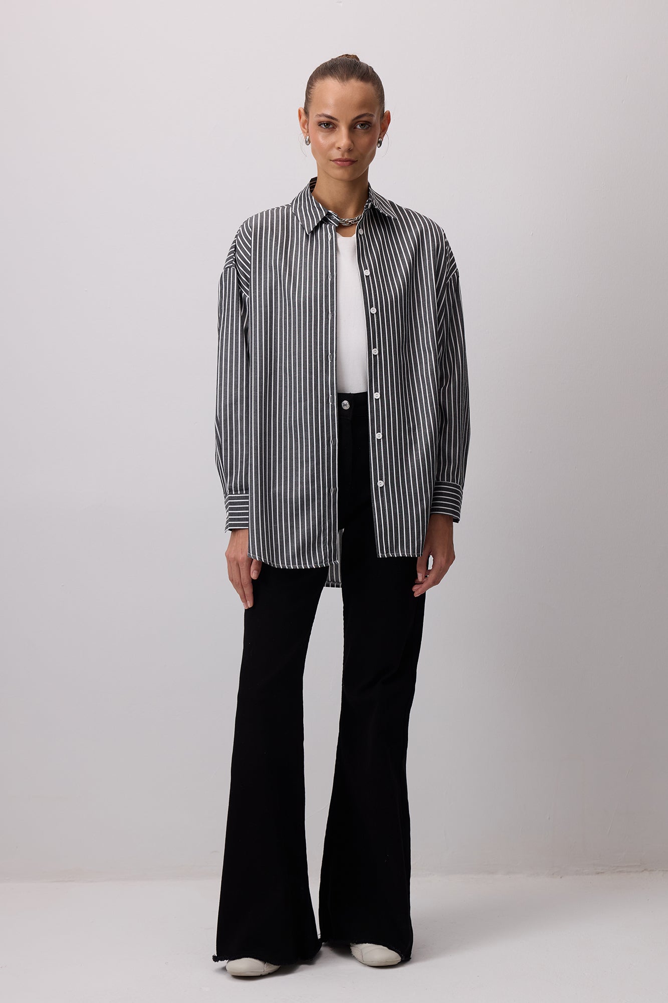 İNCE ÇİZGİLİ OVERSIZE GÖMLEK
