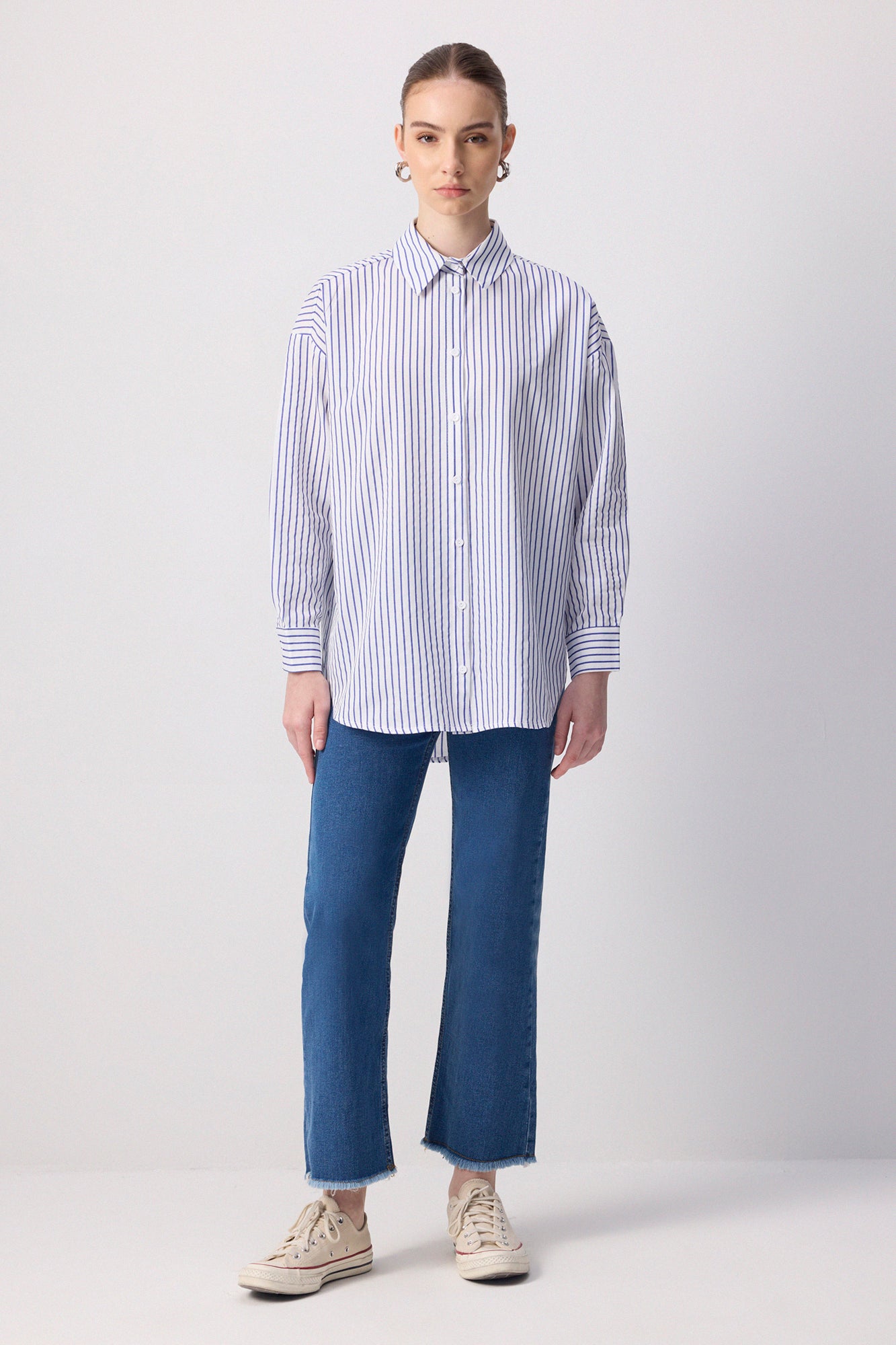 İNCE ÇİZGİLİ OVERSIZE GÖMLEK