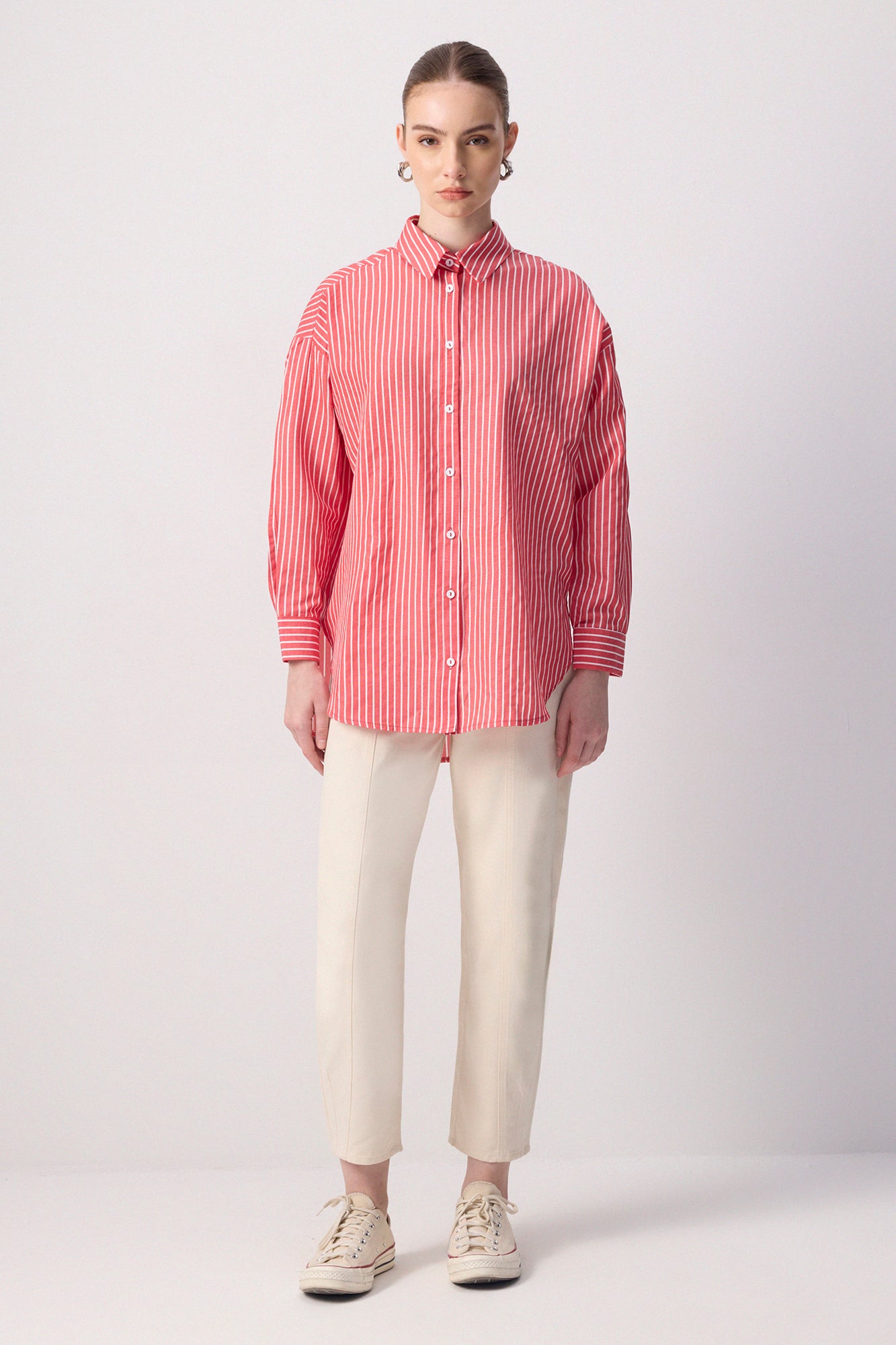 İNCE ÇİZGİLİ OVERSIZE GÖMLEK