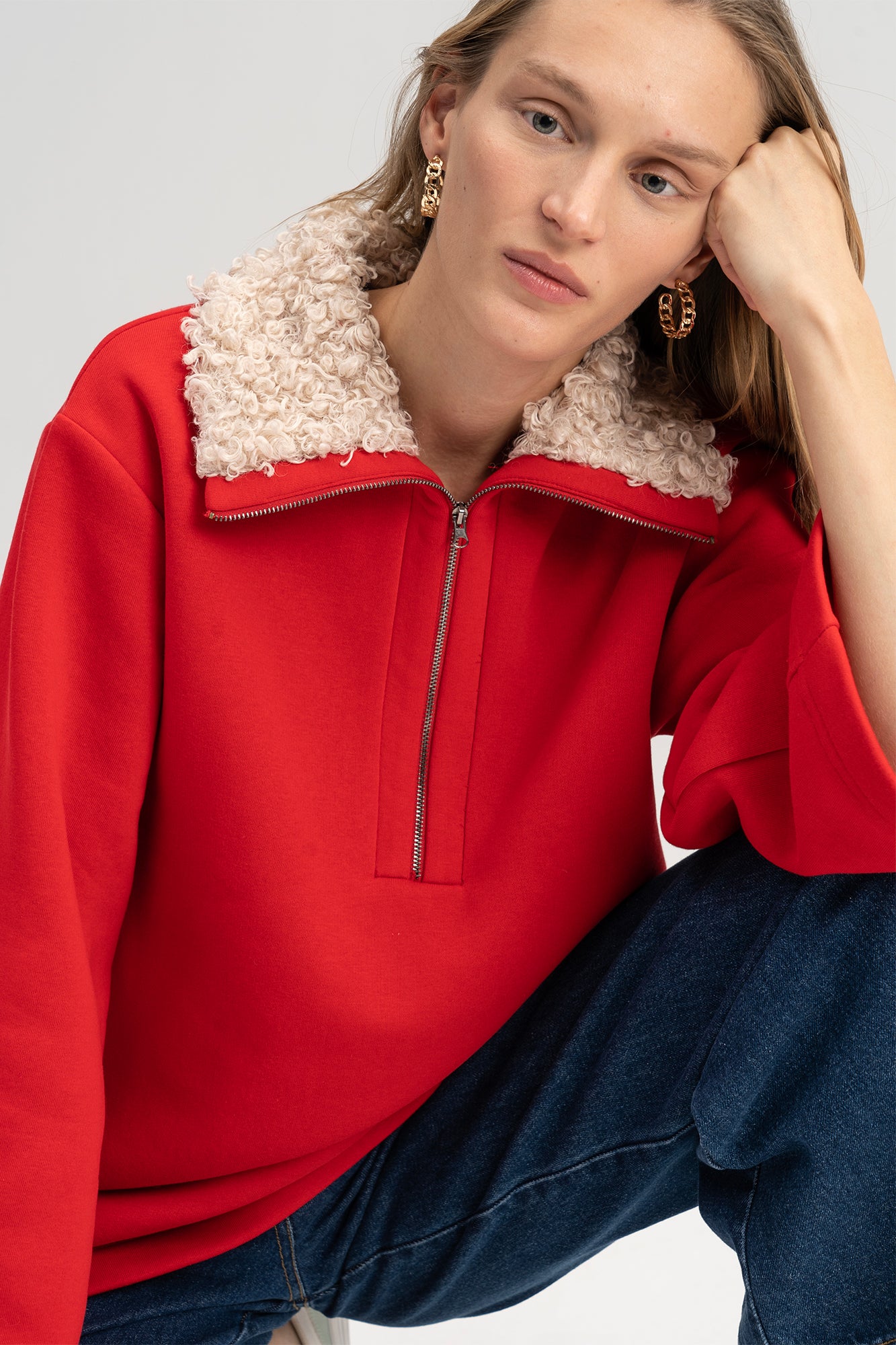 YAKASI KÜRKLÜ SWEATSHIRT
