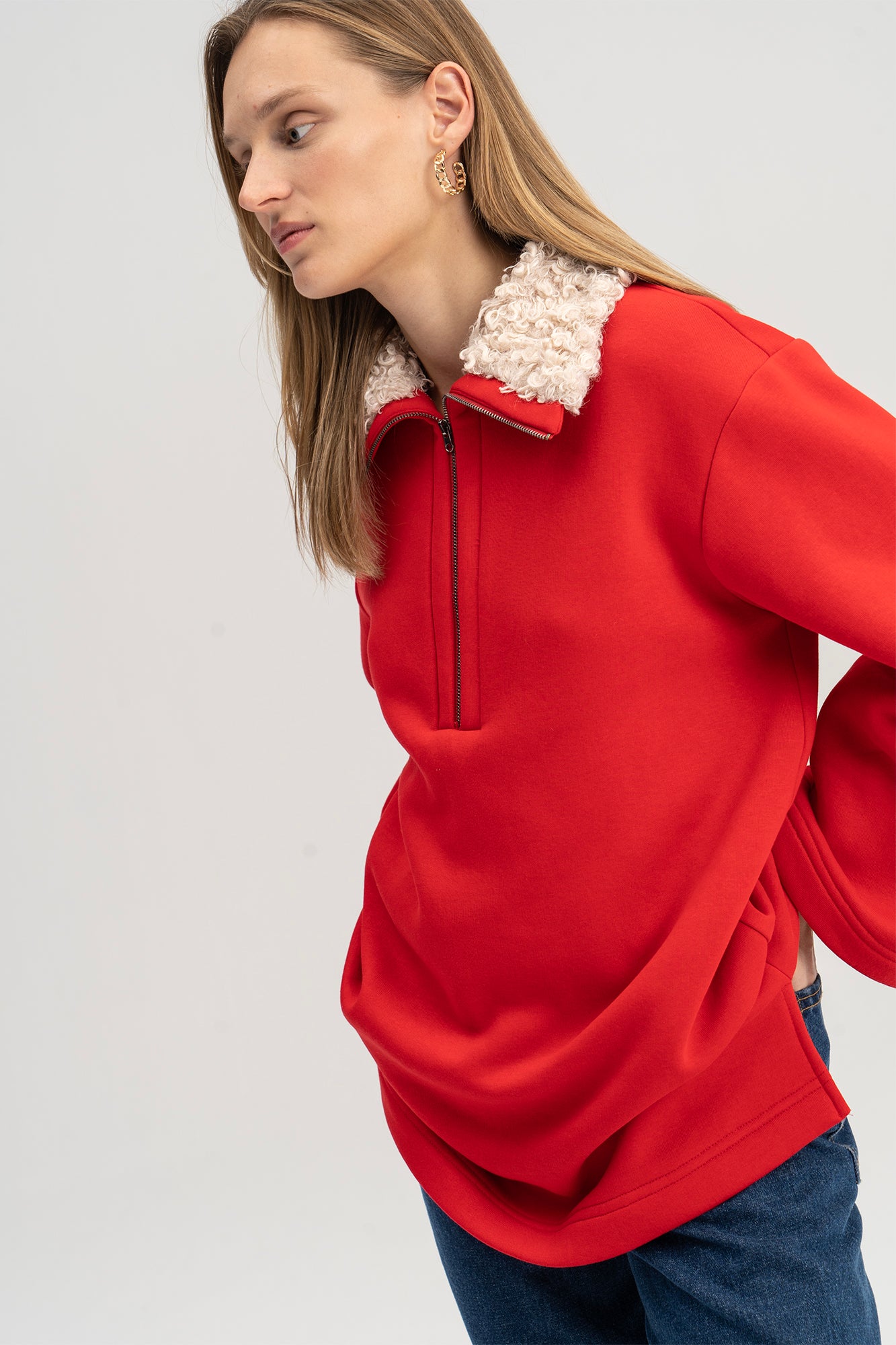 YAKASI KÜRKLÜ SWEATSHIRT