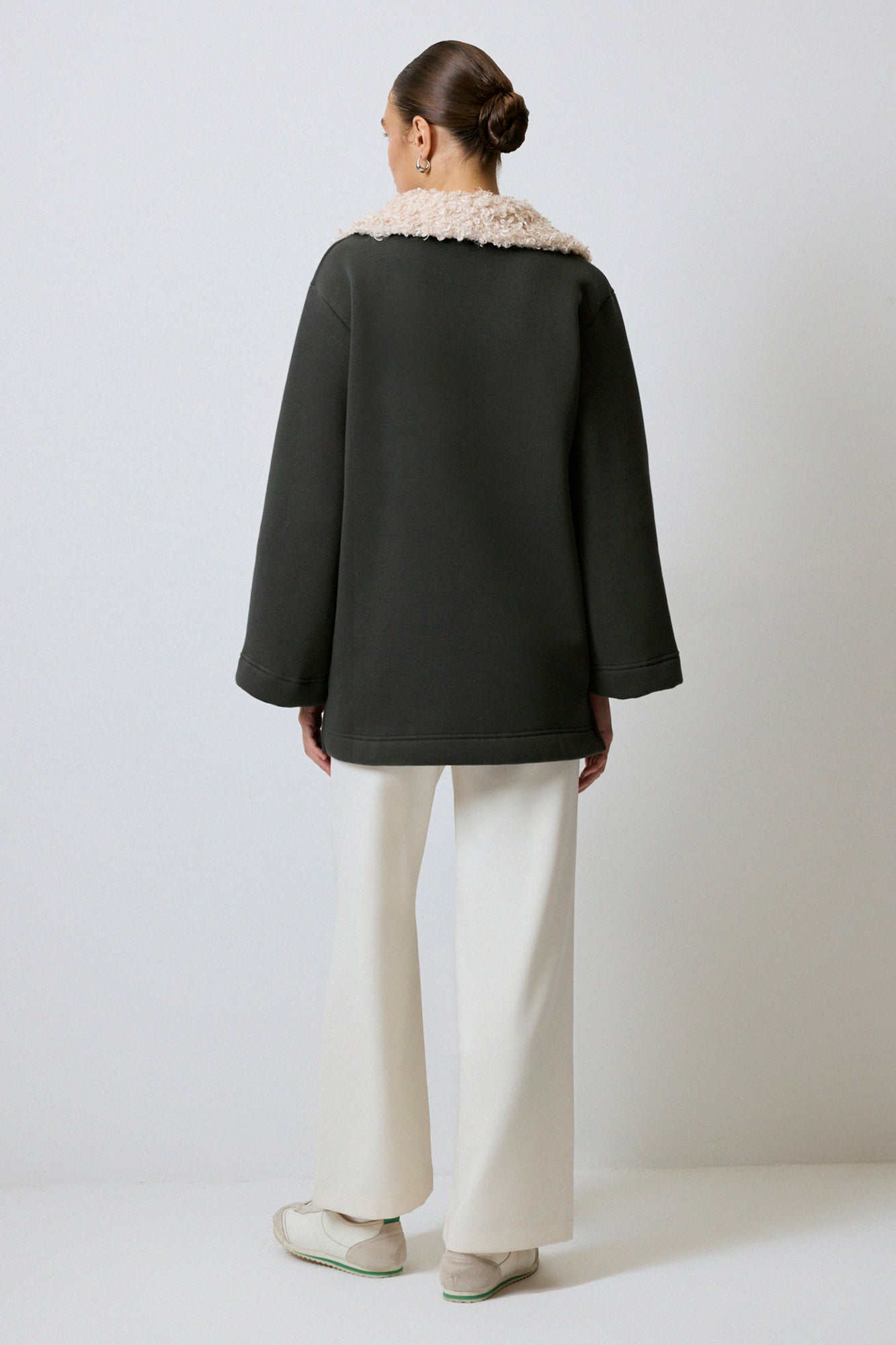 YAKASI KÜRKLÜ SWEATSHIRT