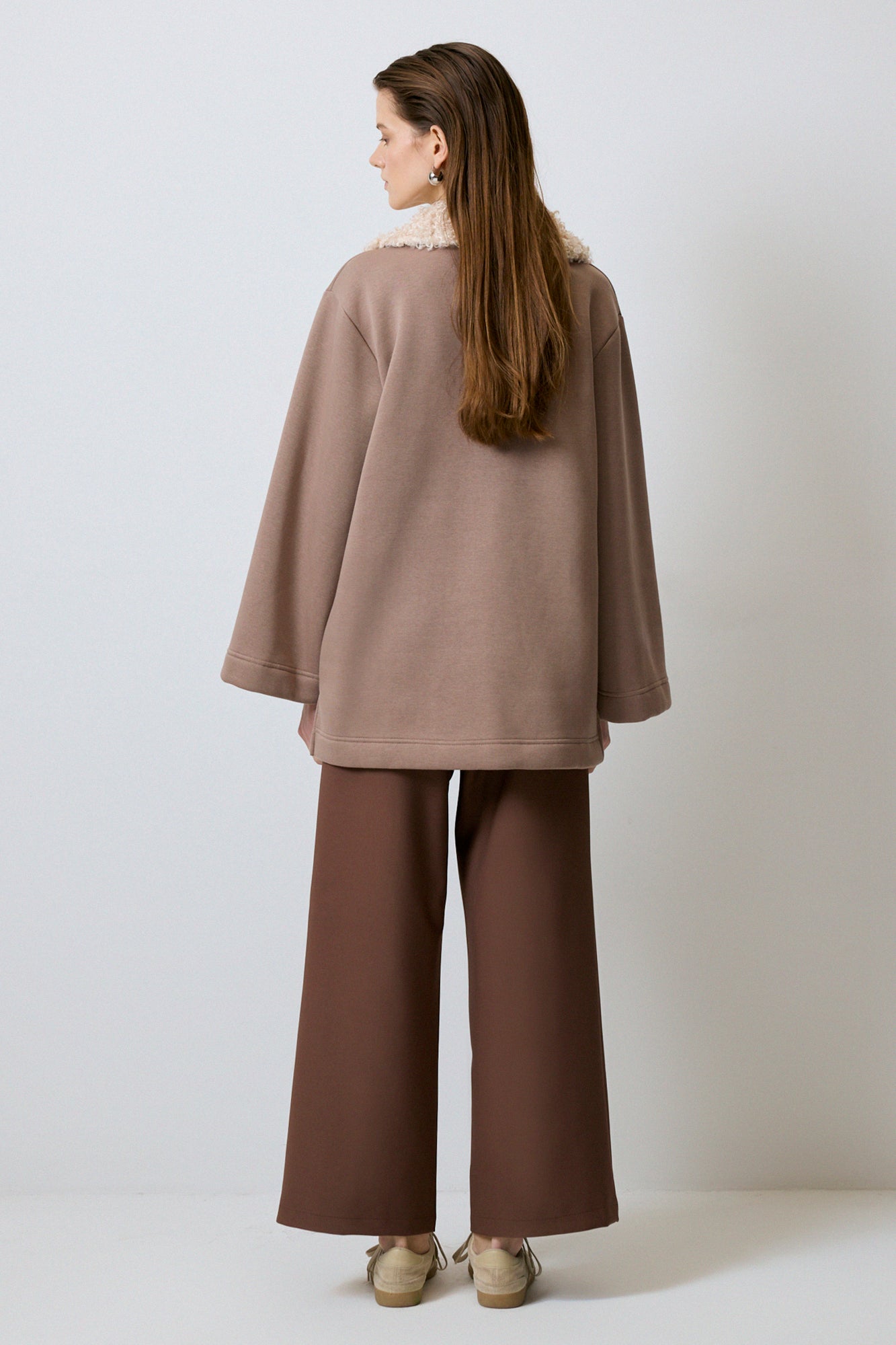 YAKASI KÜRKLÜ SWEATSHIRT