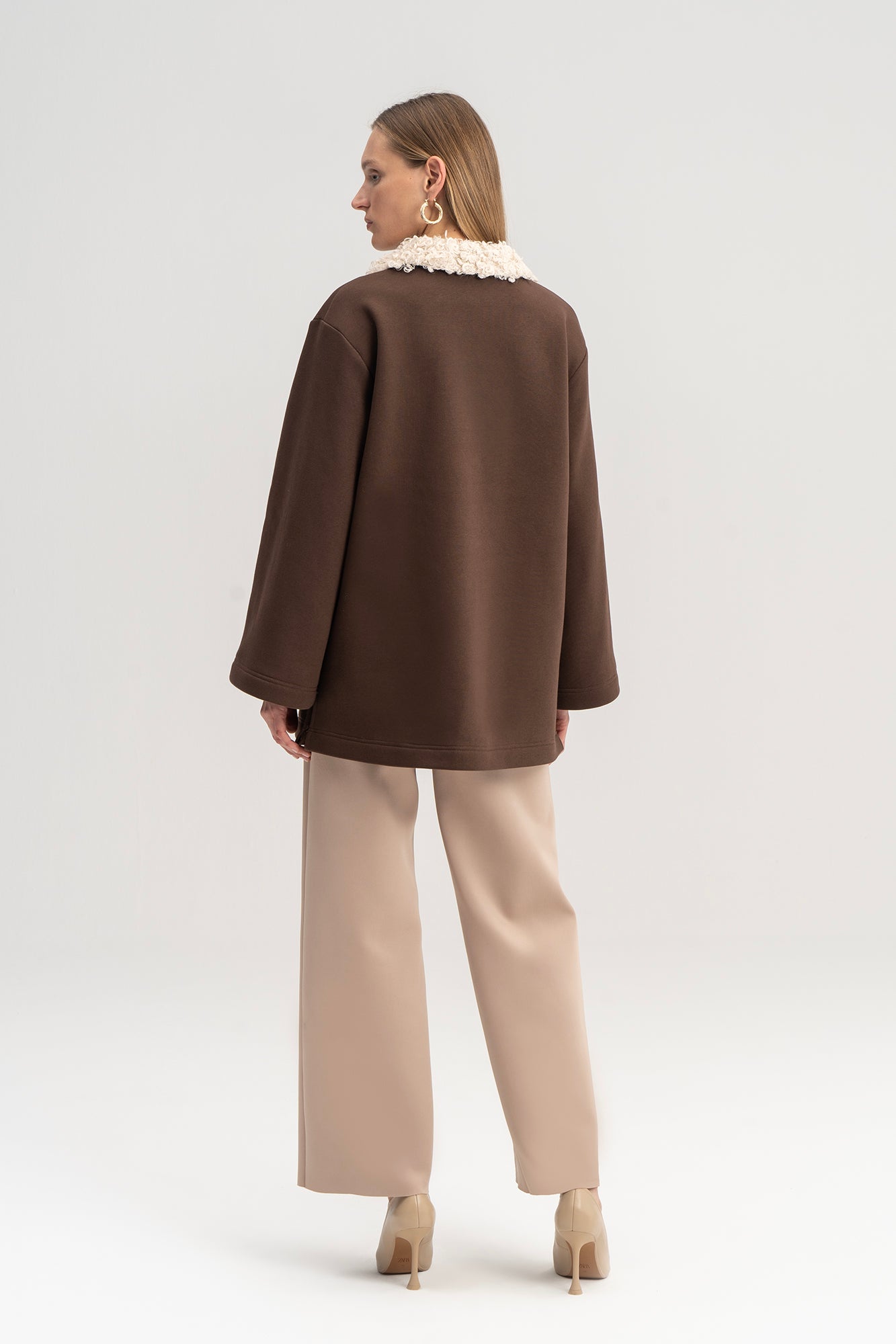 YAKASI KÜRKLÜ SWEATSHIRT