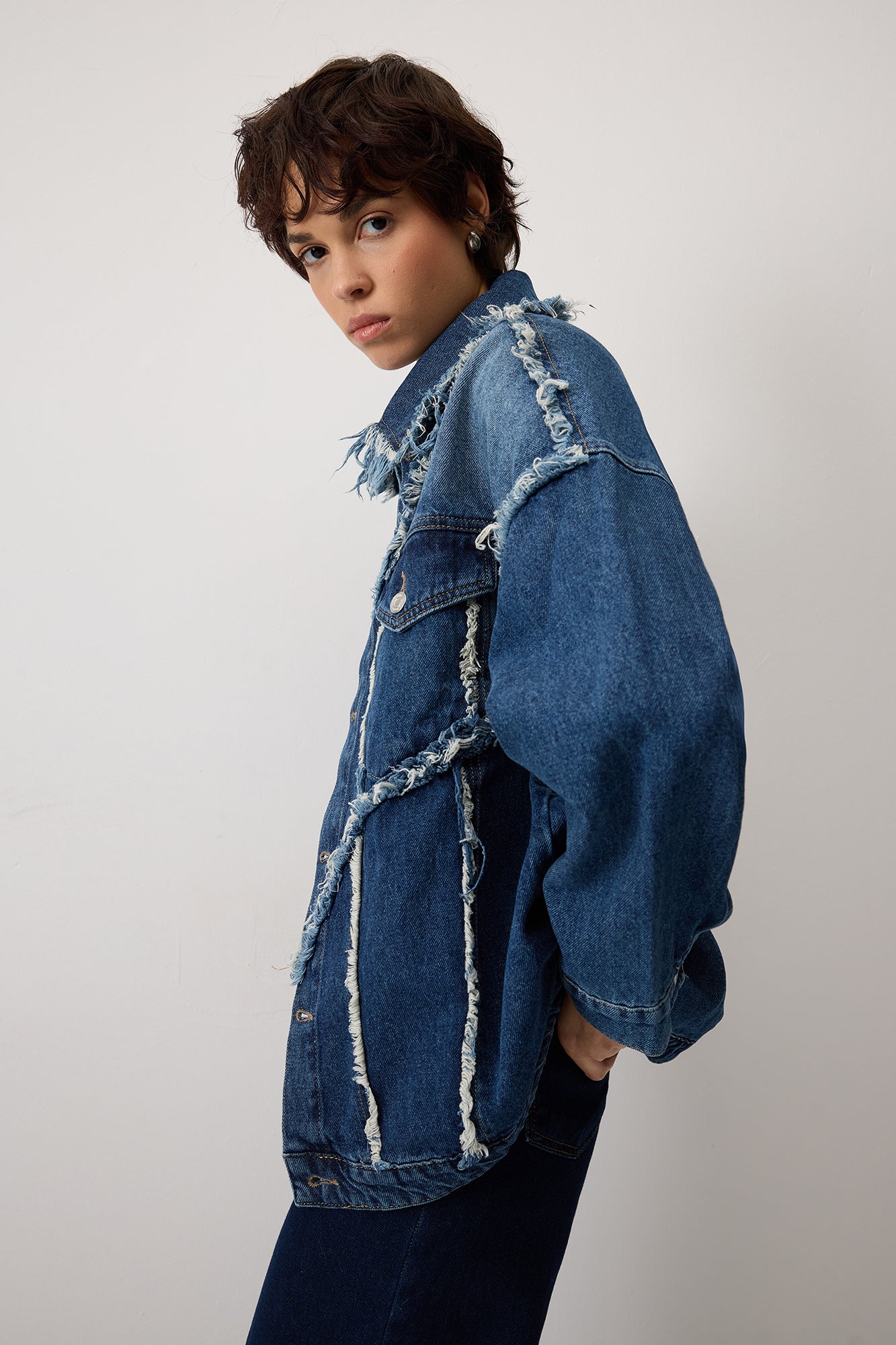 PÜSKÜLLÜ PARÇALI OVERSIZE DENIM CEKET