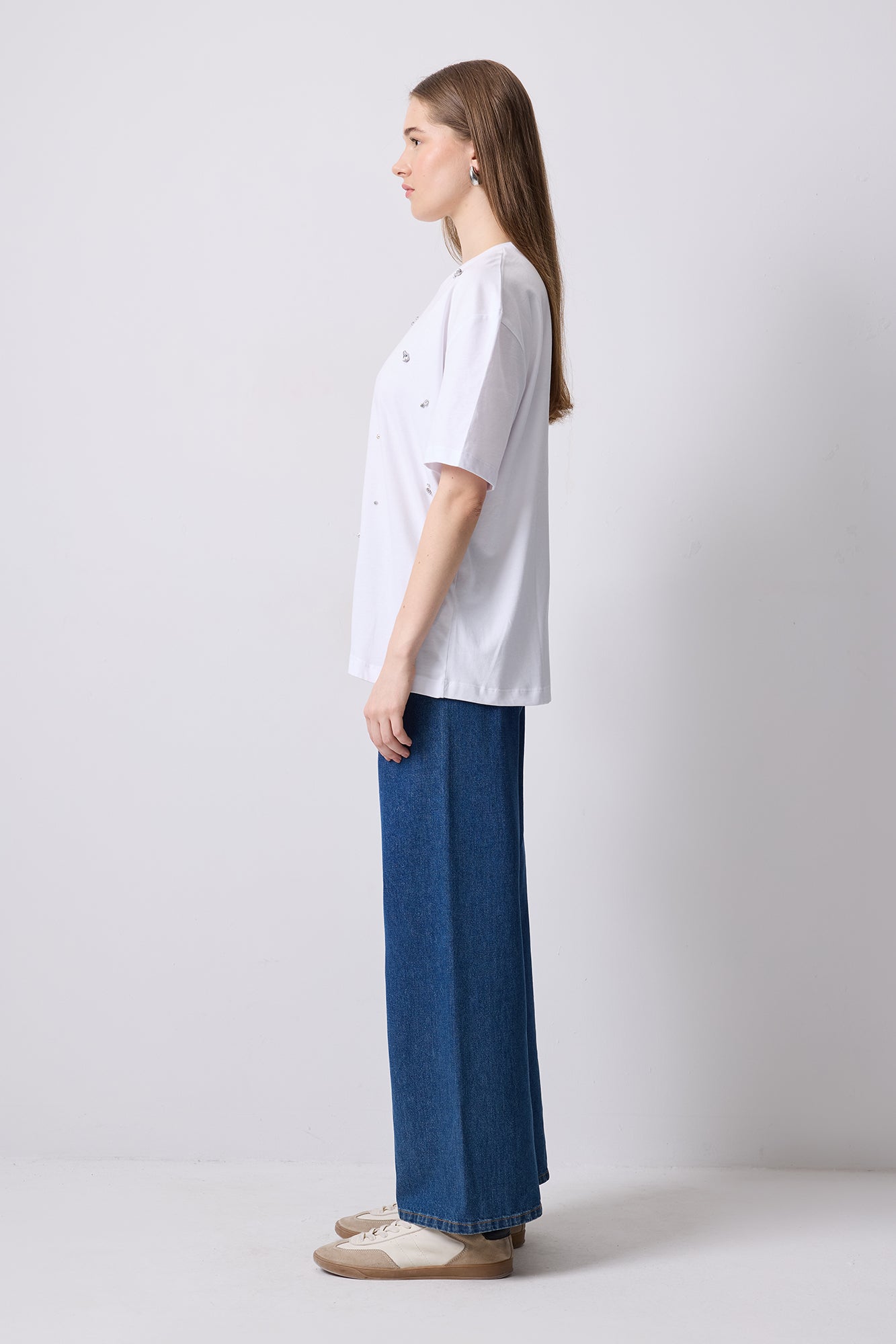 TAŞ İŞLEMELİ OVERSIZE T-SHIRT